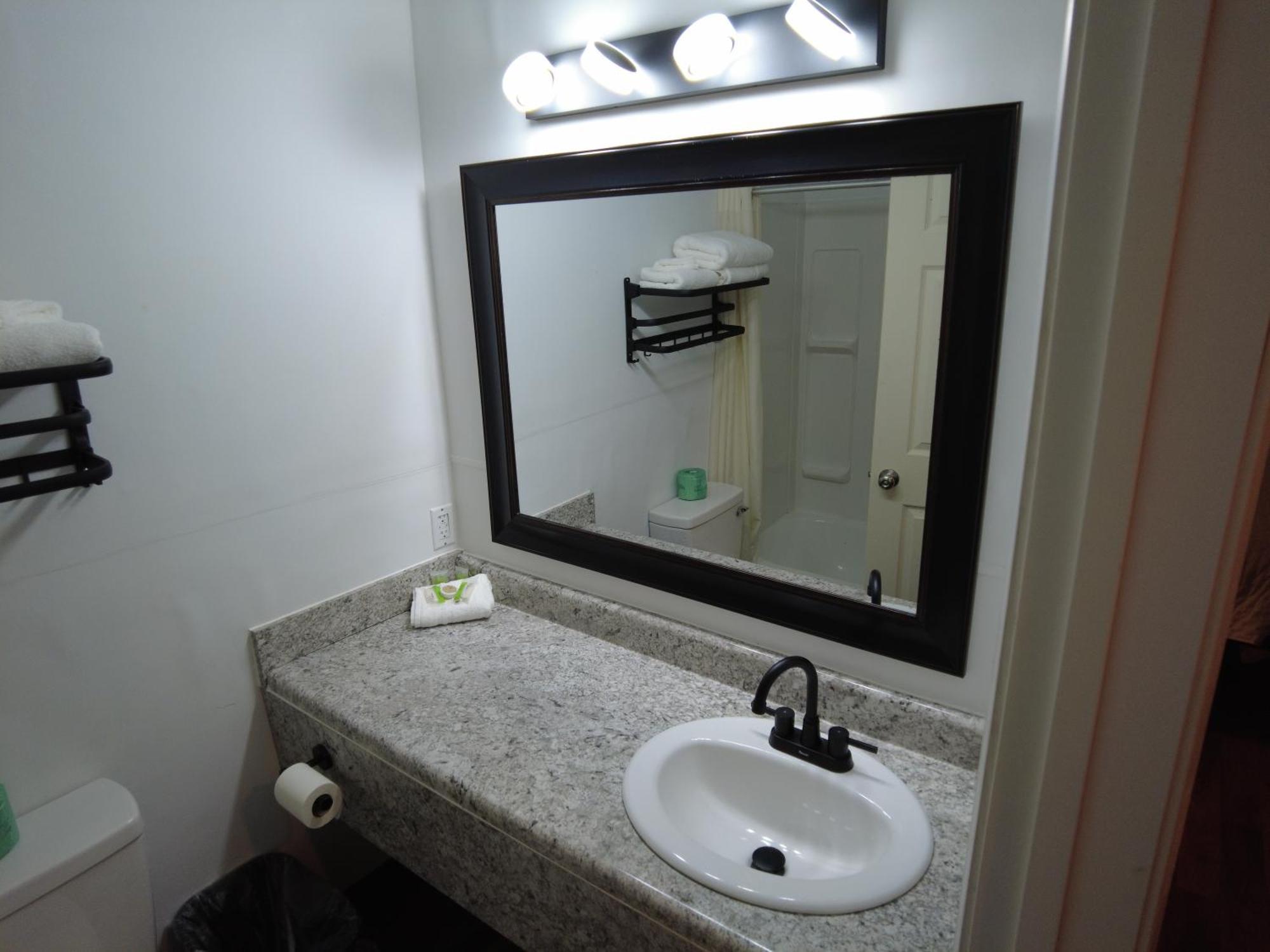 Americourt And - Motel Elizabethton